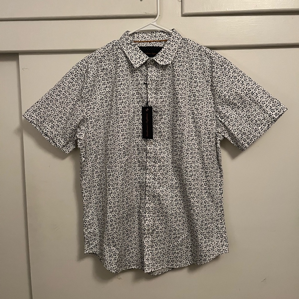 Gentlemen's Outfitters floral button-down short sleeve shirt.